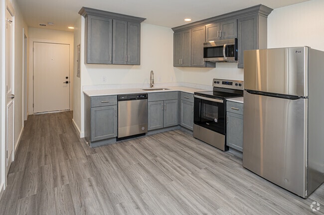 Interior Photo - Zurqui at South Park (Abington)