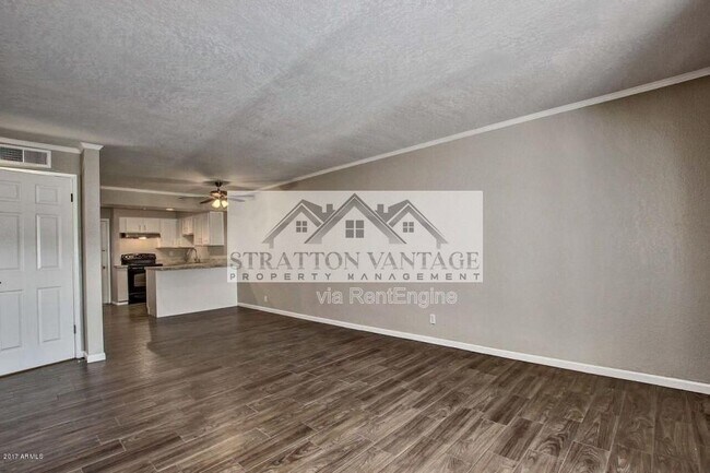 Building Photo - 810 E Colter St