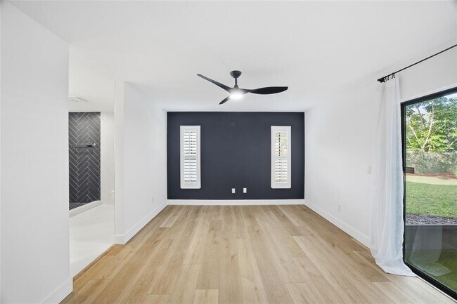 Building Photo - 13025 Village Chase Cir