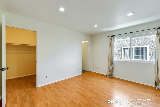 Building Photo - 720 Waterloo St