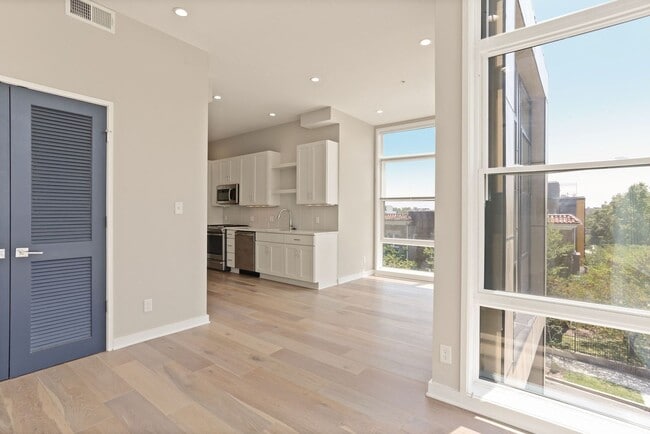 Building Photo - Available Now! Recent build! Professionally Managed// 2 bedroom 2 bathroom Luxury Condo// Petworth!