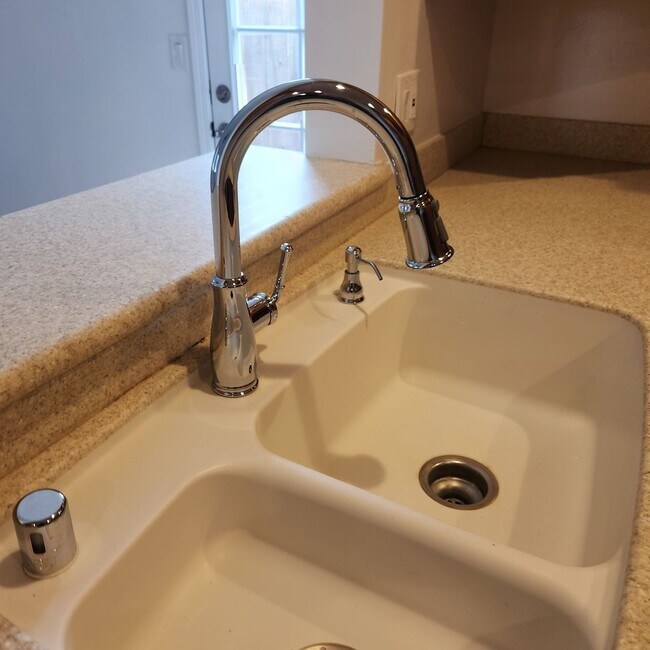 Building Photo - Clairemont Home Just remodeled 3 bed 3 bat...