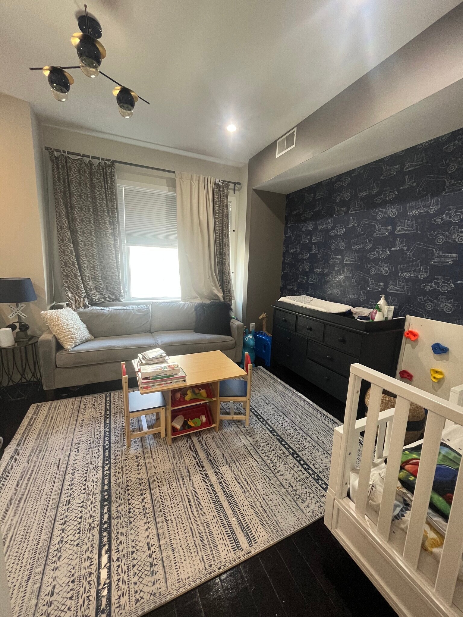 Bed room - 211 Brown St