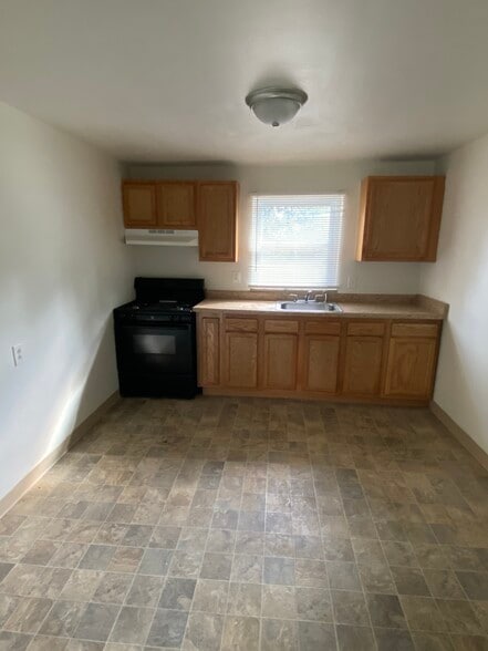 Building Photo - 733 Darlington St