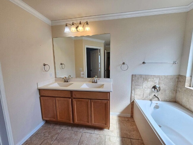 Building Photo - 5601 Little Theater Bend