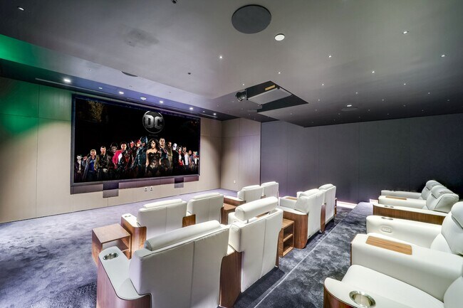 Building Photo - 300 Biscayne Blvd Way