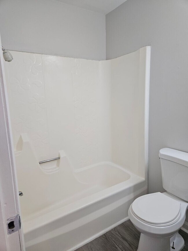 Building Photo - Nice 1Br/1Bath Apartment For Rent