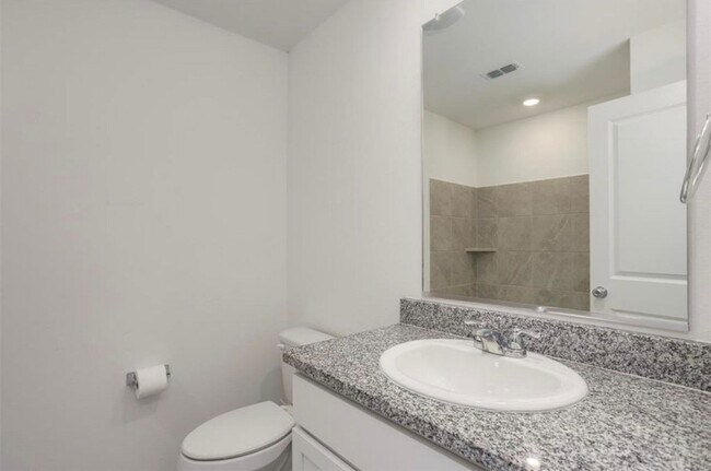 Building Photo - 1617 Vattier St