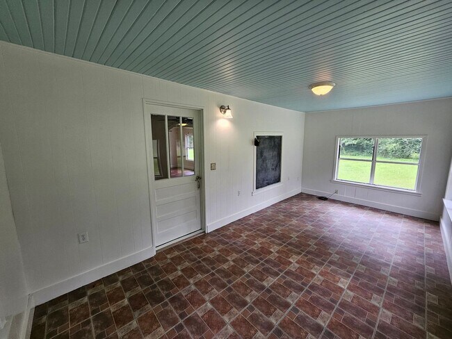 Building Photo - 1046 Miers St