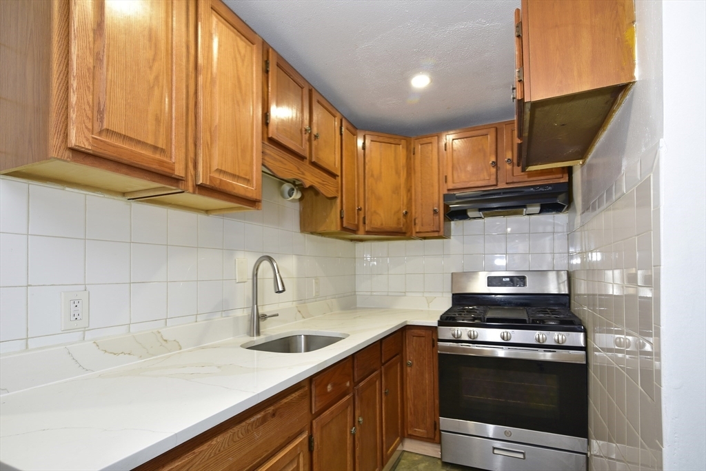 Building Photo - 48 Monadnock St