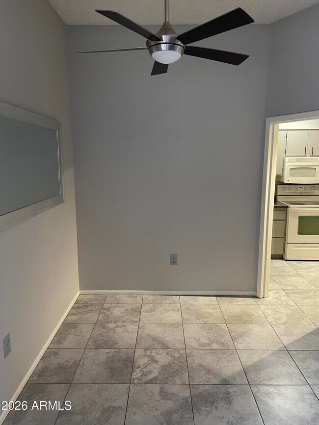 Building Photo - 10141 W Campana Dr