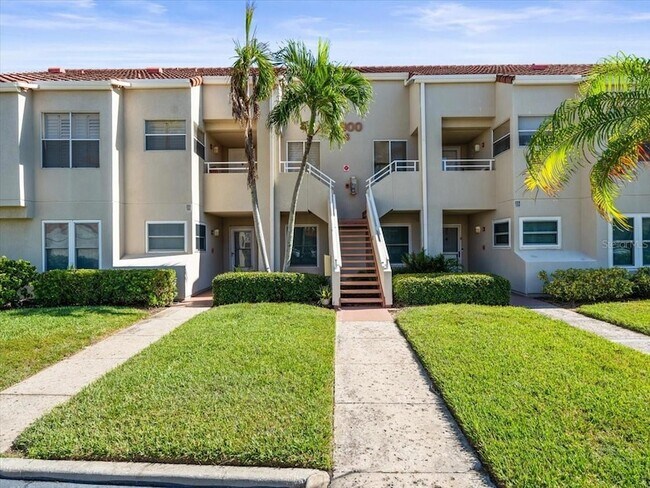 Building Photo - 5900 Bahia Del Mar Cir N