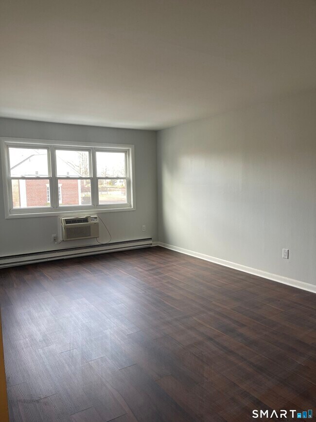 Building Photo - 45 Monroe St