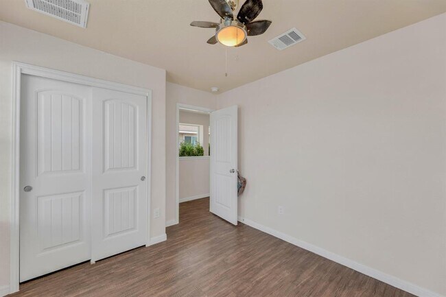 Building Photo - 309 Cane River Rd