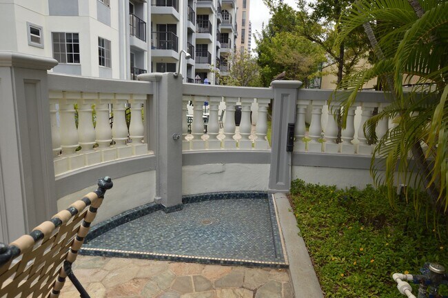 Building Photo - Fountain at Makiki - 3 bedroom, 2 bath con...