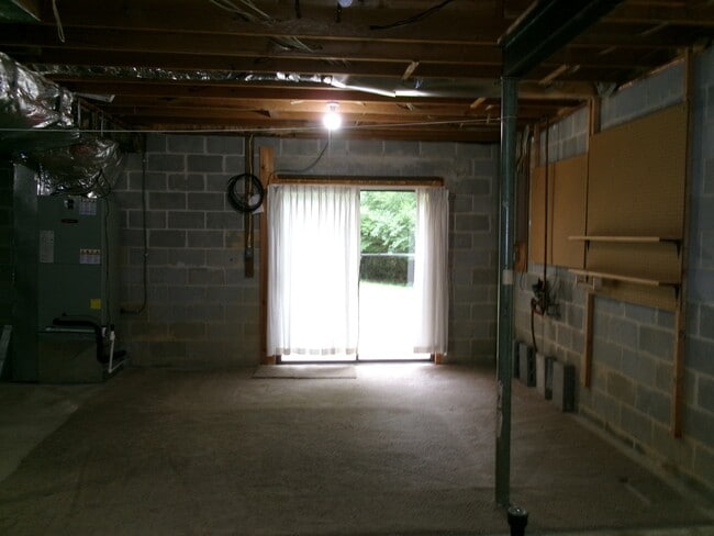 Building Photo - 23320 Red Oak Ct