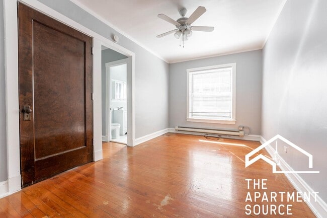 Building Photo - 3271 W Wrightwood Ave