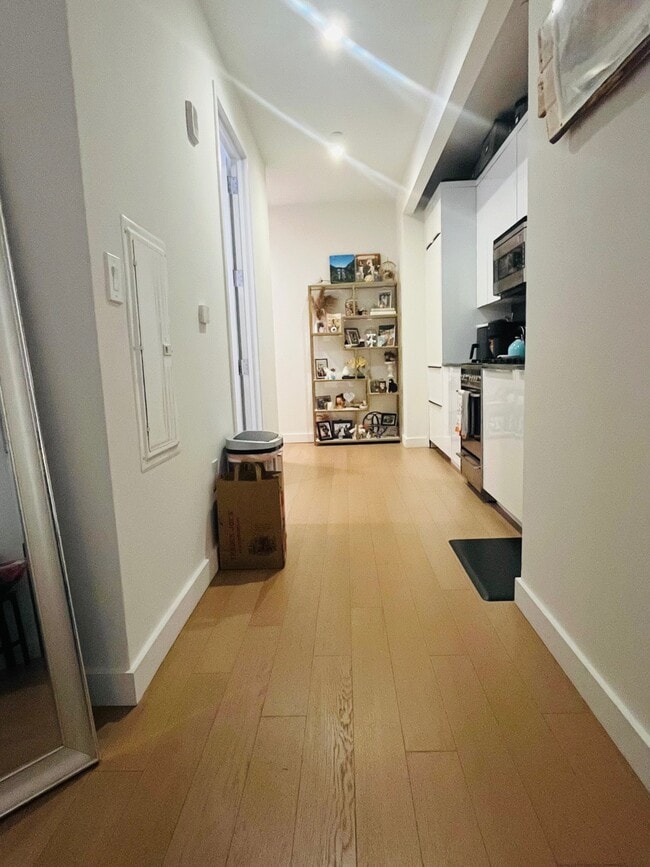 Building Photo - 180 Water St