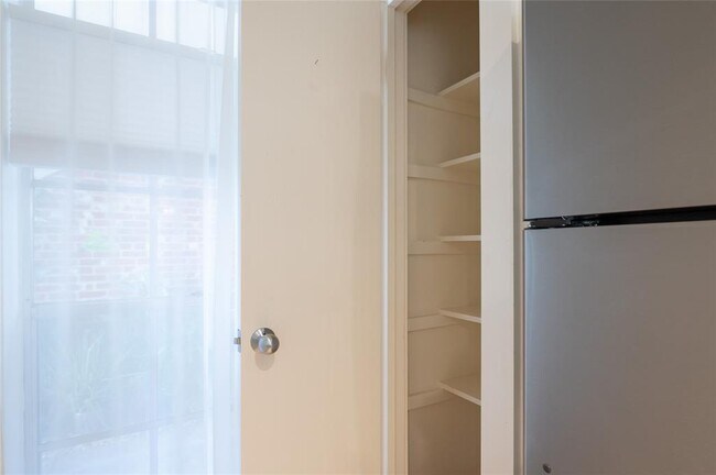 Building Photo - 7920 Rockwood Ln