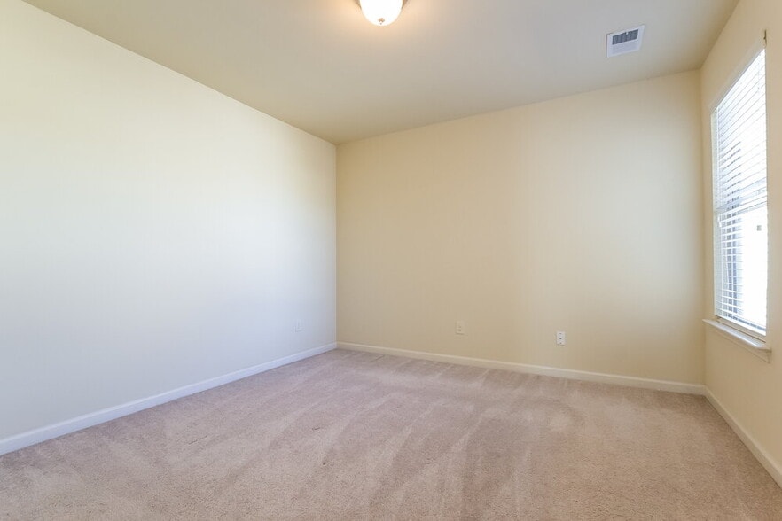 Building Photo - 1314 Little Hampton Dr