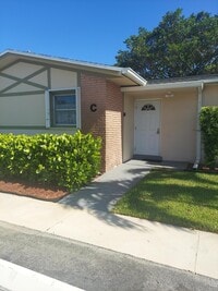 Building Photo - 2590 Barkley Dr E
