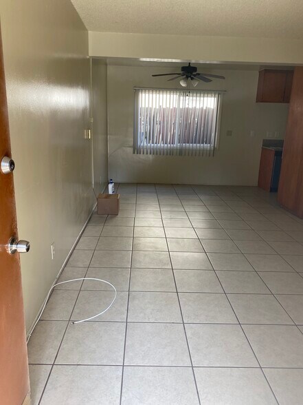 Livin g room_2 - 3828 W 182nd St