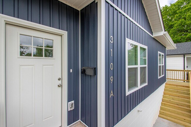 Building Photo - 3109 W 11th St