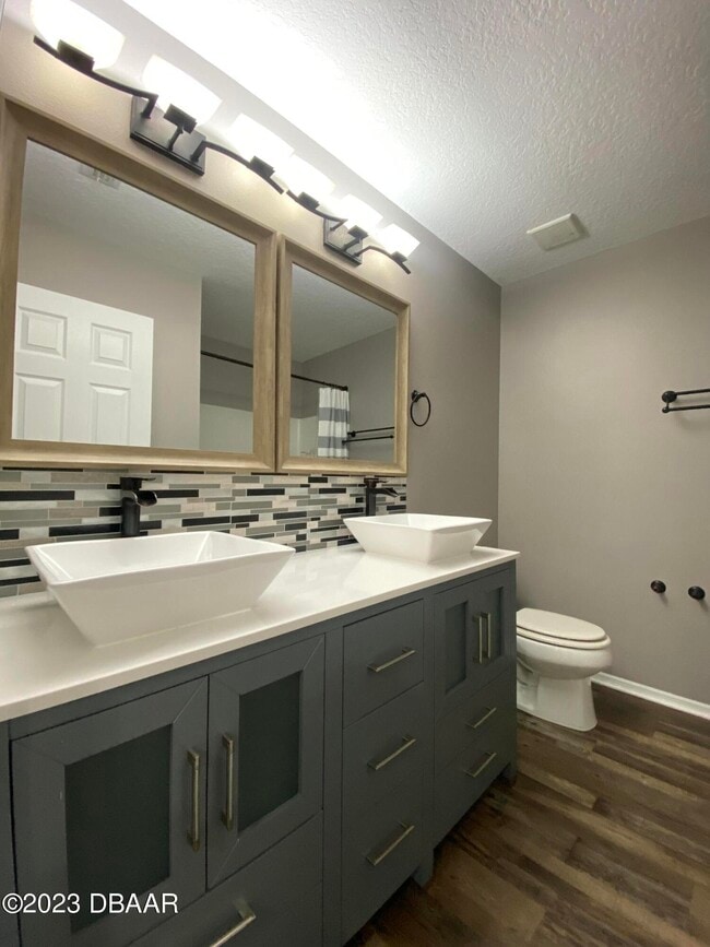 Building Photo - 548 Aeolian Dr