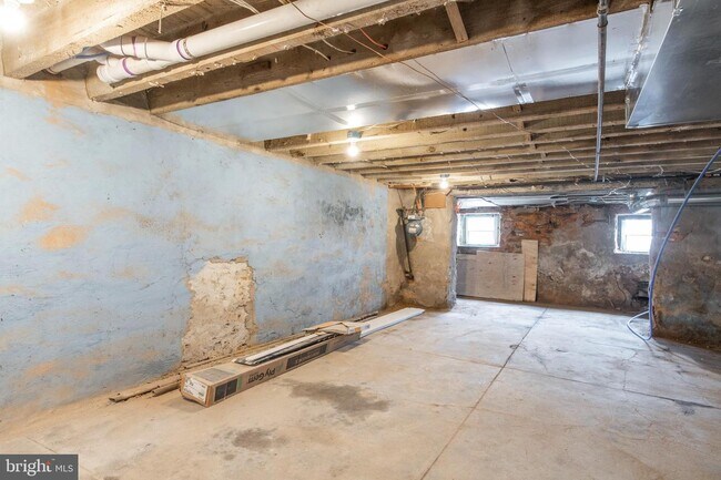Building Photo - 5524 Delancey St