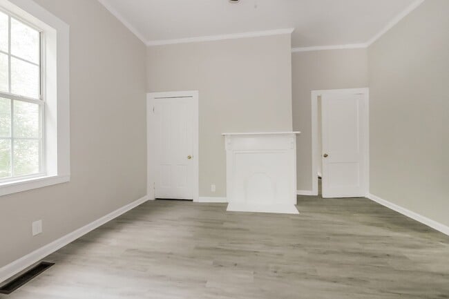 Building Photo - Charming Home in Quiet Griffin Neighborhood – For Rent