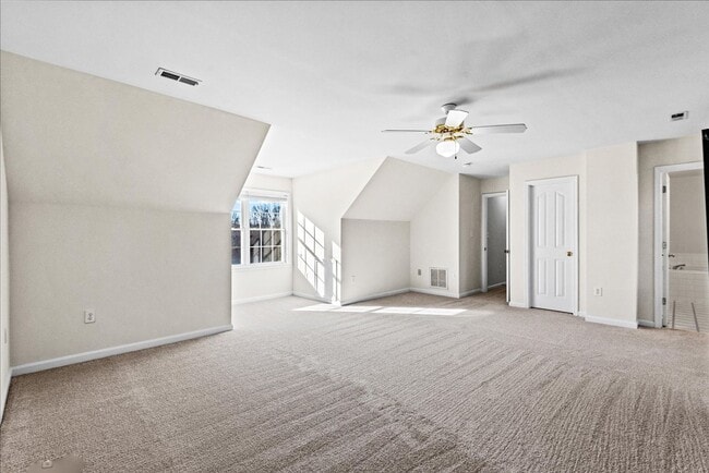 Building Photo - Near VRE and I-95!