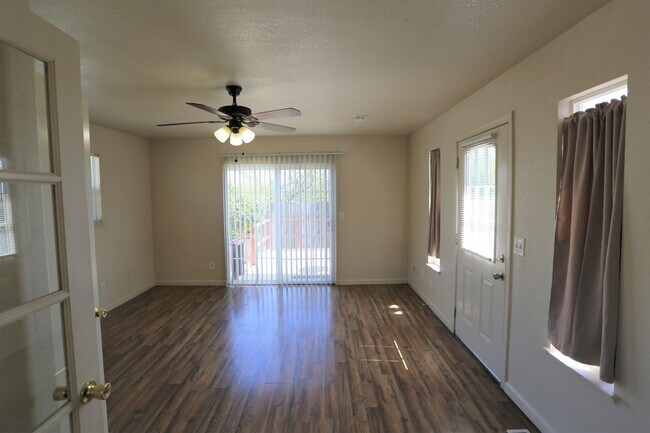 Building Photo - Beautiful home in Patterson