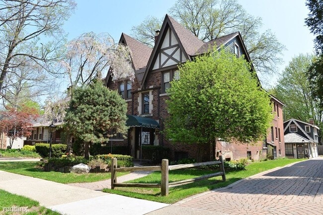 Building Photo - 404 Virginia Ave