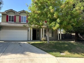 Building Photo - Spacious 6 Bedroom 3.5 Bathroom in SE Visalia!!