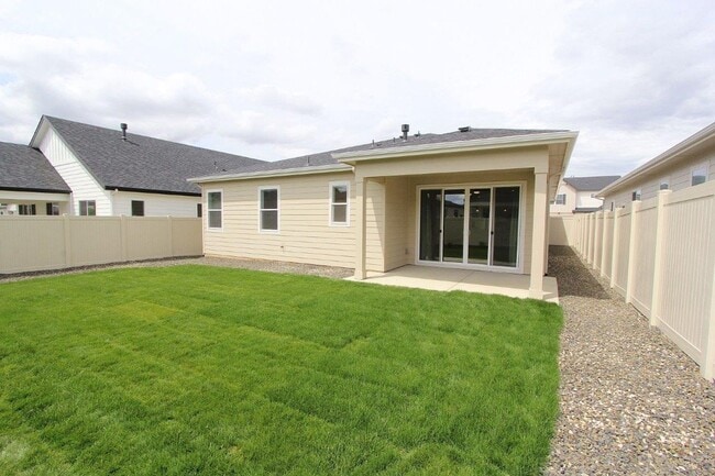 Building Photo - Immaculate Single-Level Home in Hope Springs
