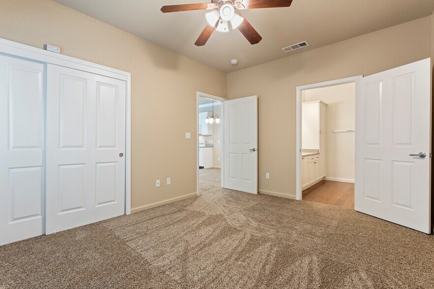 Building Photo - 8905 Davis Rd