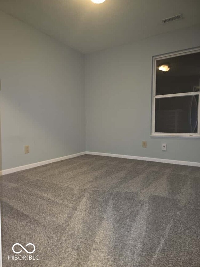 Building Photo - 8209 Twin River Dr