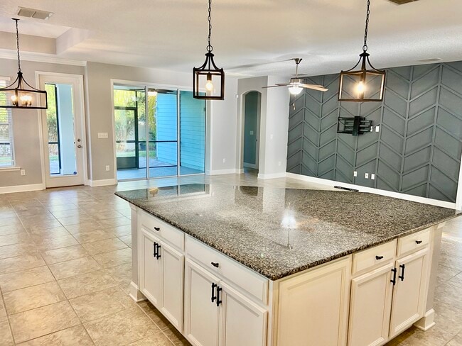 Building Photo - 30 Paradise Valley Dr