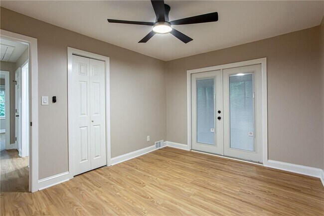 Building Photo - 629 Clairmont Cir