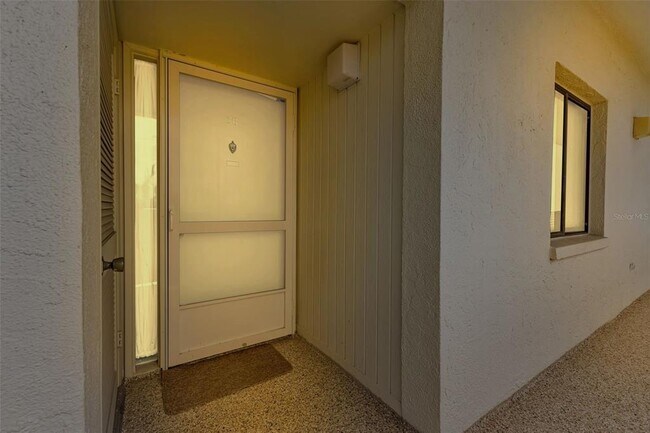 Building Photo - 1500 Park Beach Cir