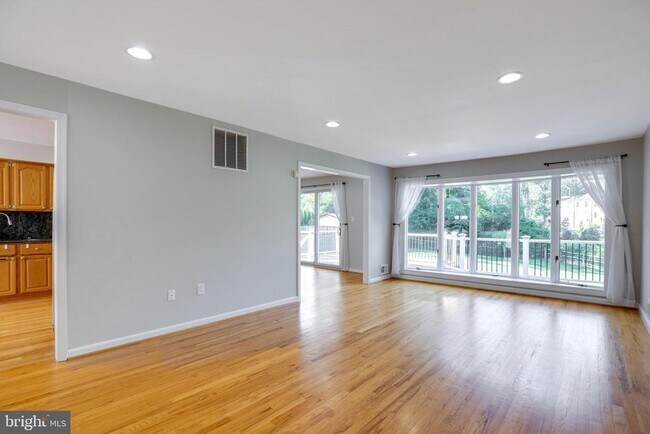 Building Photo - 1208 Forestwood Dr
