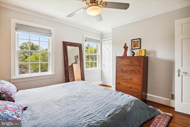 Building Photo - 821 Church St