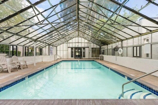 Building Photo - 1919 Alameda de las Pulgas