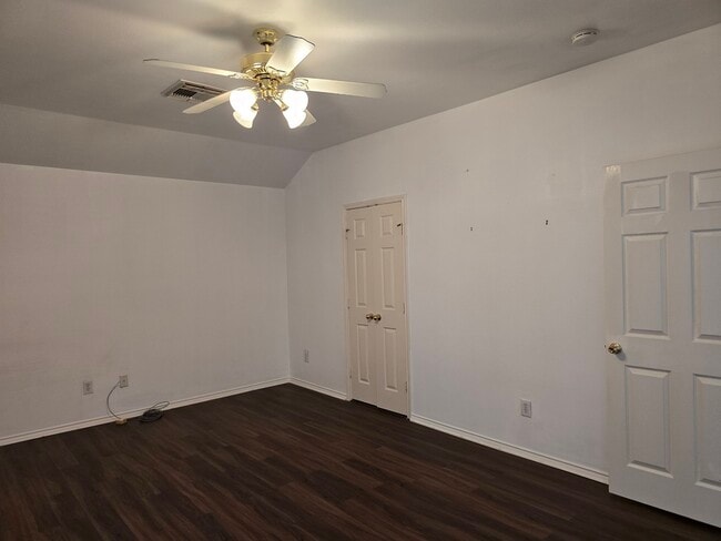 Building Photo - 2910 Plum Lake Dr