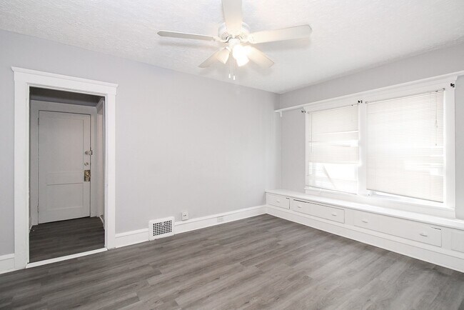 Building Photo - 3071 W 111th St