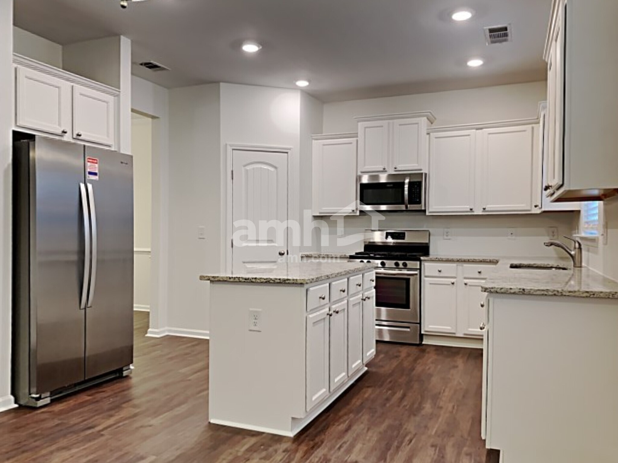 Building Photo - 515 S Fortune Way