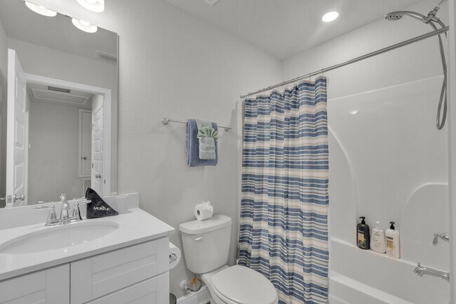 Building Photo - 5724 Sandy Walk St