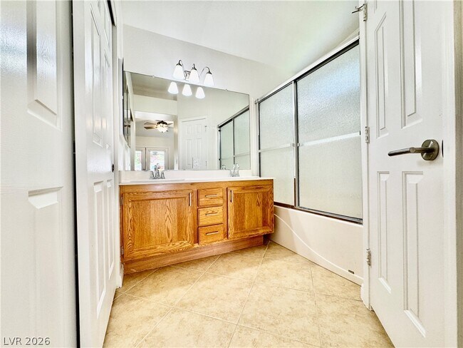 Building Photo - 1437 Waterton Dr
