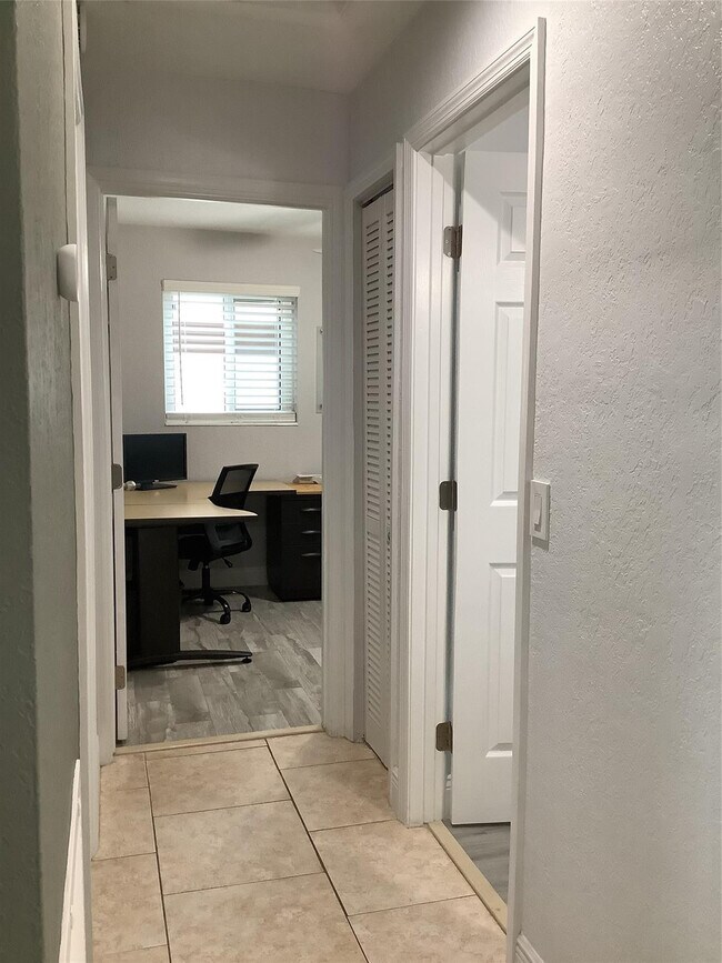 Building Photo - 8260 NW 11th Ct