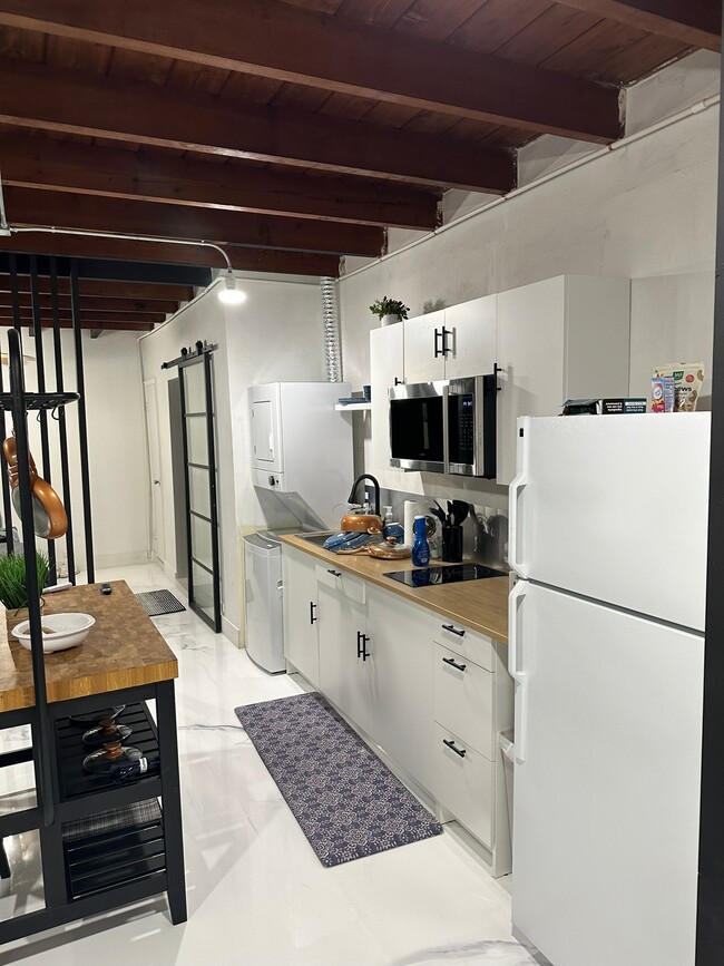 Building Photo - 7255 SW 39th Ter